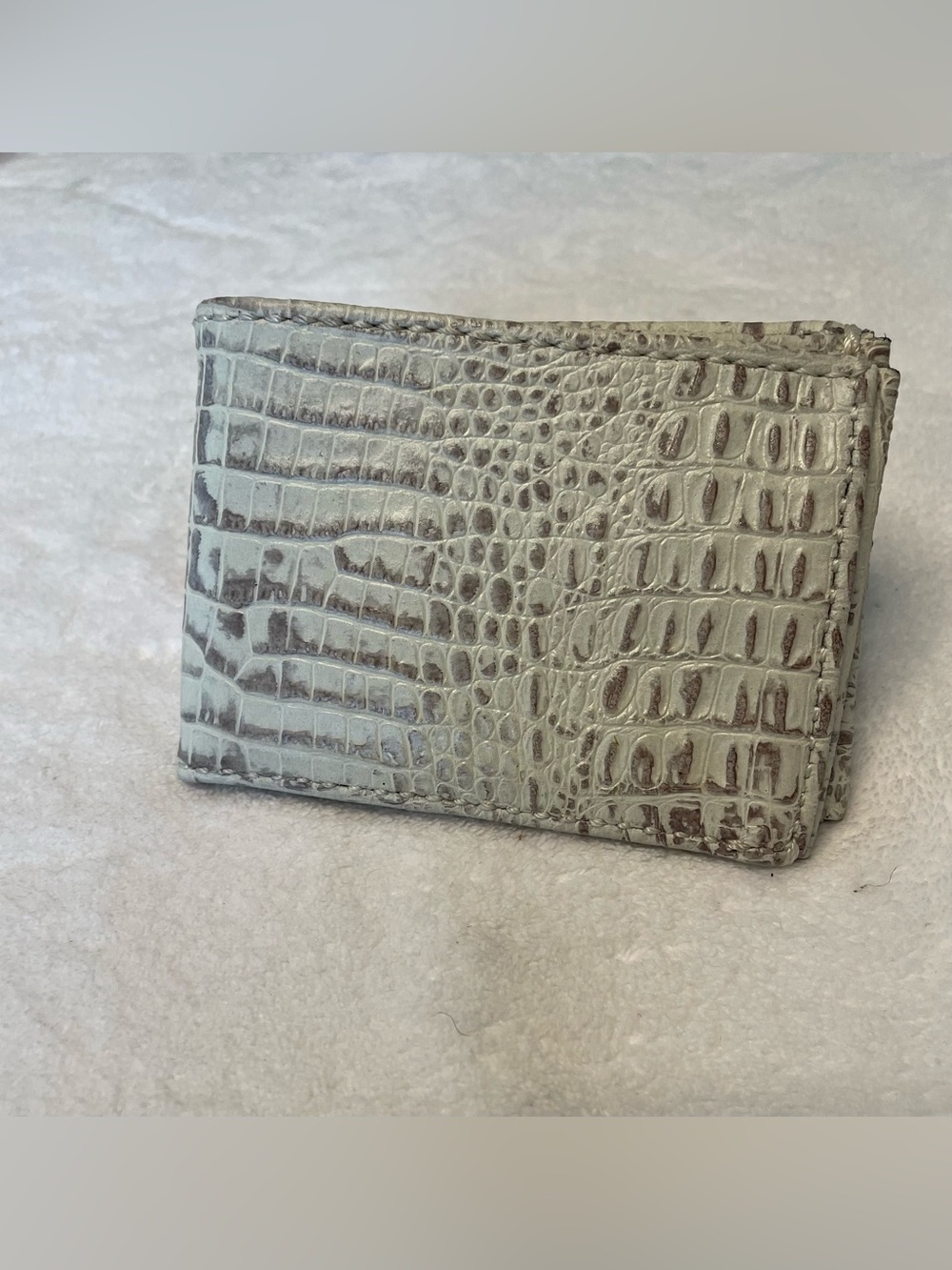 Men's Genuine White Crocodile Hornback Bifold Wallet w/Ostrich Leather Interior